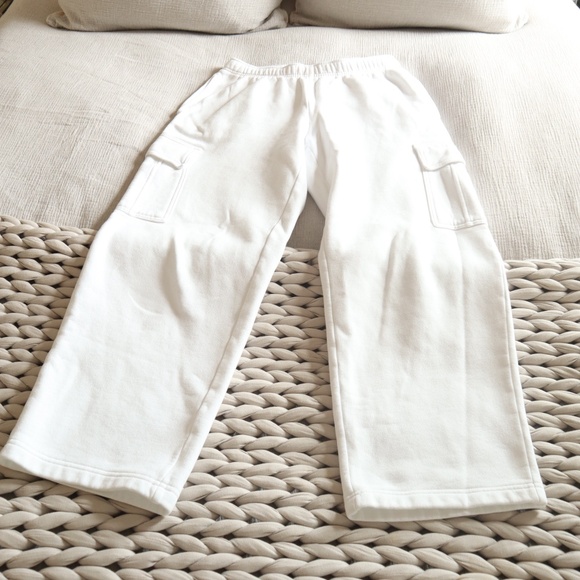 Aritzia TNA CozyFleece MegaFit Cargo Sweatpants - Picture 1 of 5